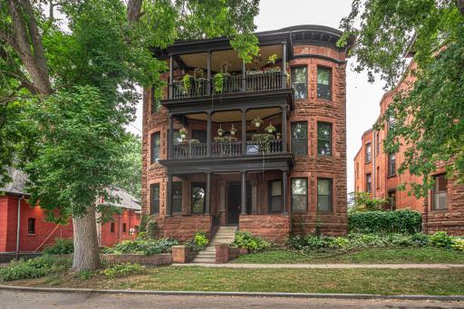 Modern updates are spectacularly blended with HISTORIC CHARM in this 3BR condo that encompasses the entire main floor of the building, neatly tucked into the Summit/University CATHEDRAL HILL neighborhood.
