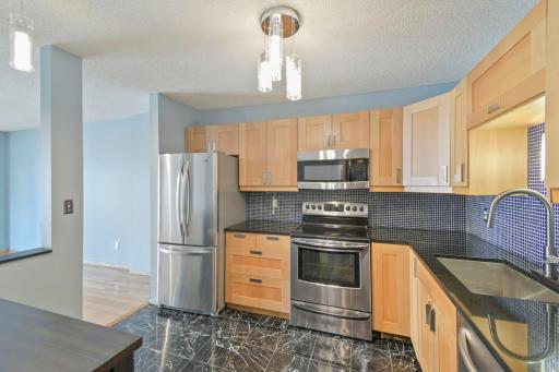 121 Washington Ave S - Web Quality - 009 - 09 Kitchen.jpg