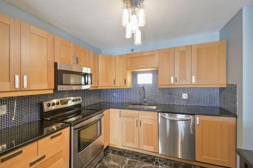 121 Washington Ave S - Web Quality - 011 - 11 Kitchen.jpg