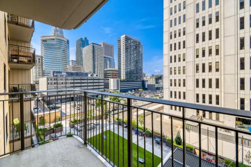 121 Washington Ave S - Web Quality - 013 - 13 Balcony.jpg