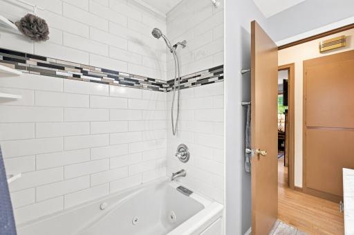 Main Floor Bathroom 2.jpg