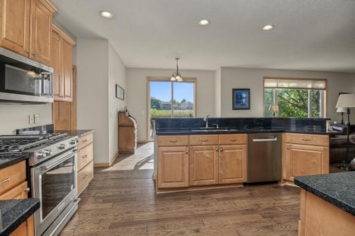 6111 106th Avenue N, Brooklyn Park, MN 55443