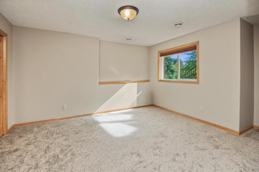 6111 106th Avenue N, Brooklyn Park, MN 55443