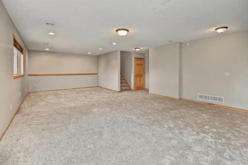 6111 106th Avenue N, Brooklyn Park, MN 55443