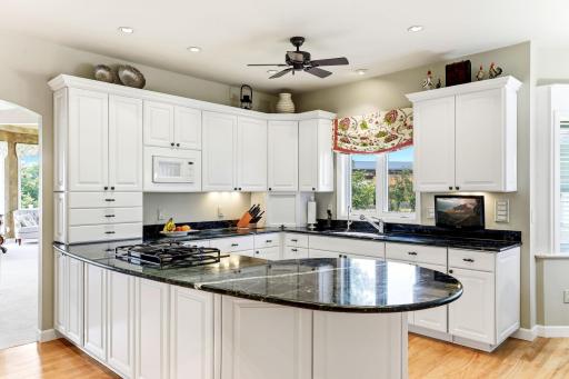 718 Widsten Circle, Wayzata, MN 55391