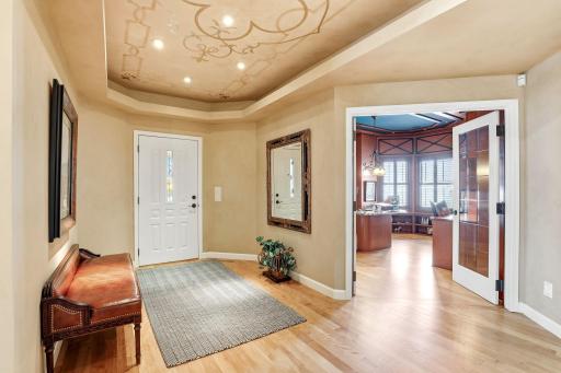 718 Widsten Circle, Wayzata, MN 55391