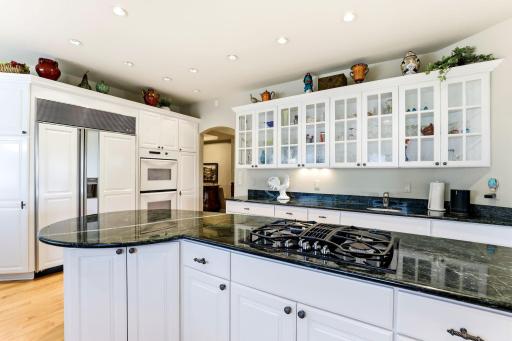 718 Widsten Circle, Wayzata, MN 55391