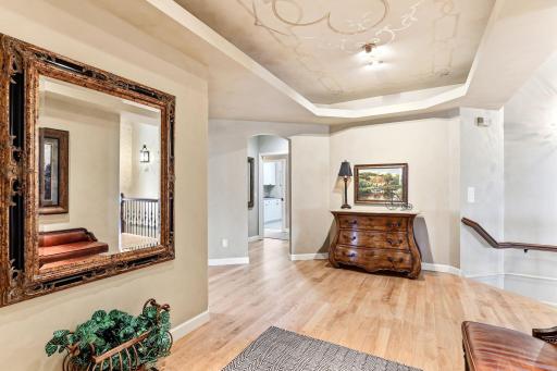 718 Widsten Circle, Wayzata, MN 55391