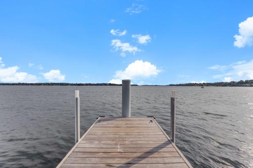 718 Widsten Circle, Wayzata, MN 55391