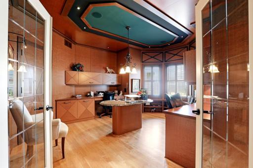 718 Widsten Circle, Wayzata, MN 55391