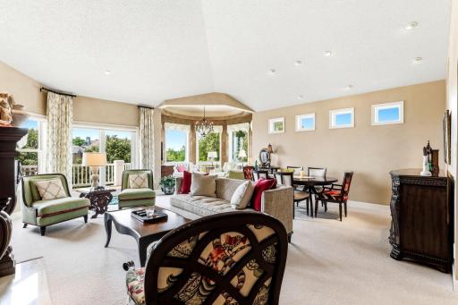 718 Widsten Circle, Wayzata, MN 55391