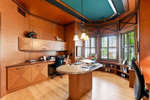 718 Widsten Circle, Wayzata, MN 55391