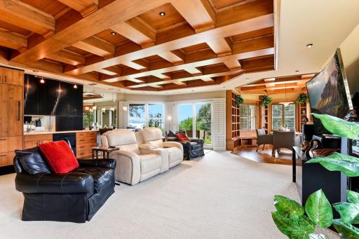 718 Widsten Circle, Wayzata, MN 55391
