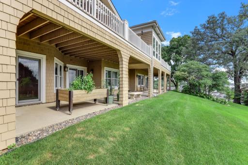 718 Widsten Circle, Wayzata, MN 55391