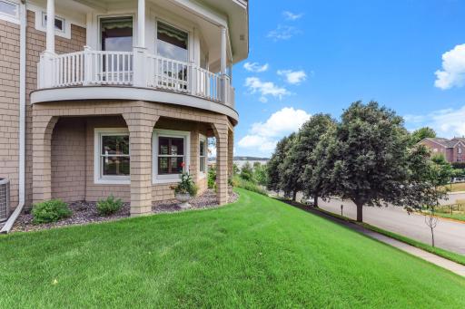 718 Widsten Circle, Wayzata, MN 55391