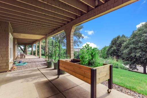 718 Widsten Circle, Wayzata, MN 55391