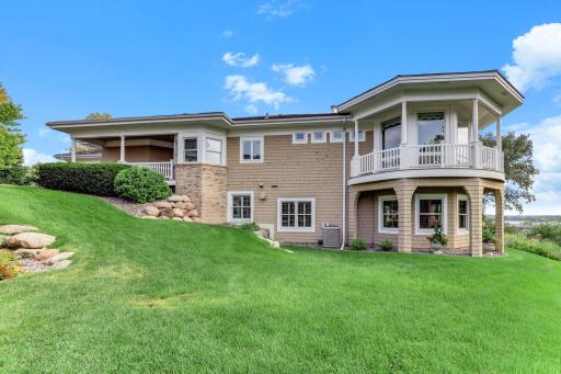 718 Widsten Circle, Wayzata, MN 55391