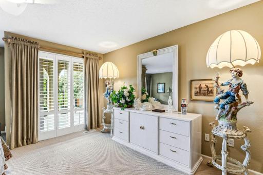 718 Widsten Circle, Wayzata, MN 55391