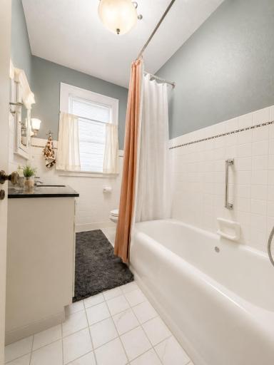 1325 6th Avenue N, Windom, MN 56101