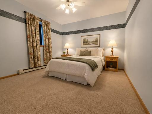 1325 6th Avenue N, Windom, MN 56101