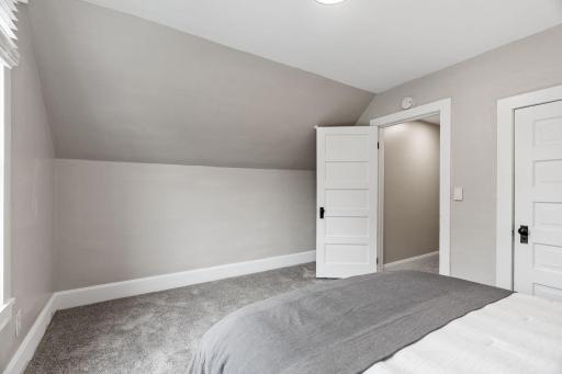 34-web-or-mls-4430 40th Ave N-34.jpg