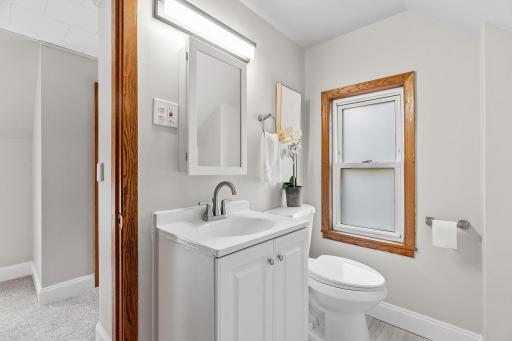 25-web-or-mls-4430 40th Ave N-25.jpg