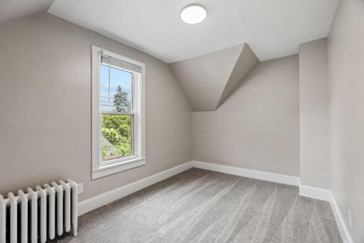 28-web-or-mls-4430 40th Ave N-28.jpg
