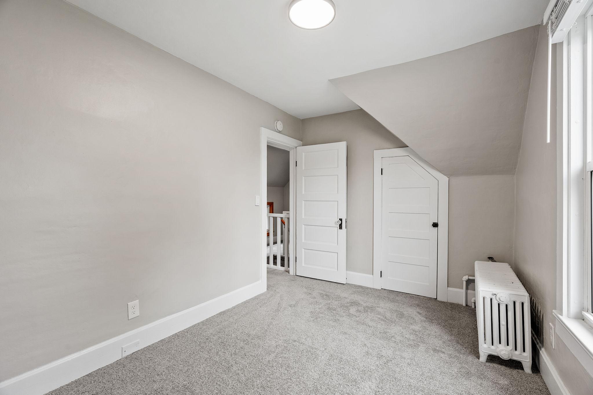 29-web-or-mls-4430 40th Ave N-29.jpg