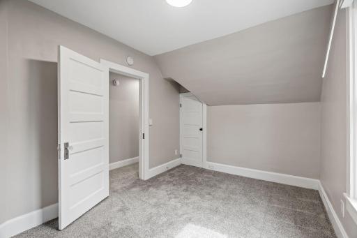 31-web-or-mls-4430 40th Ave N-31.jpg