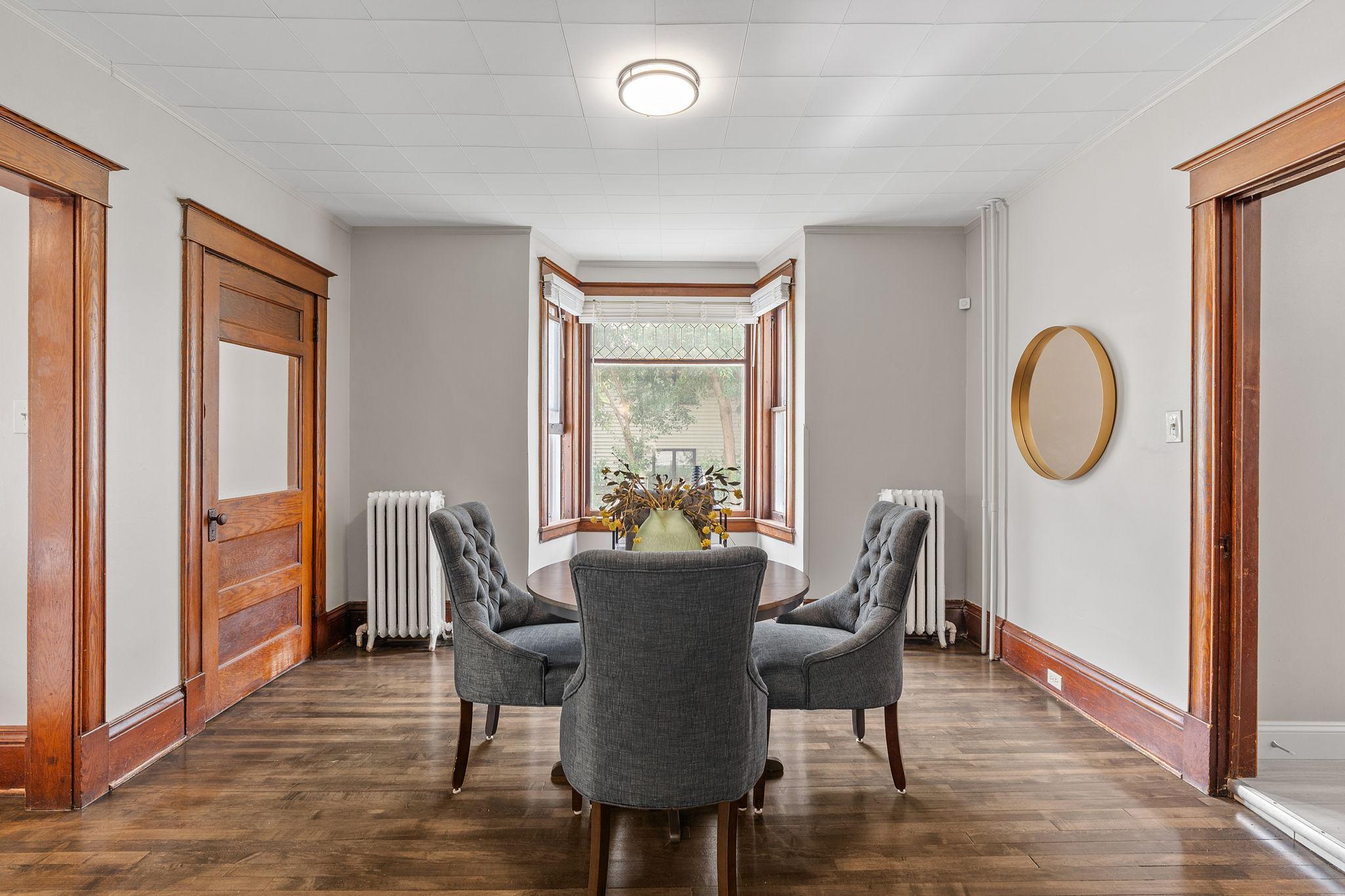 9-web-or-mls-4430 40th Ave N-9.jpg