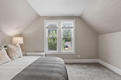 33-web-or-mls-4430 40th Ave N-33.jpg