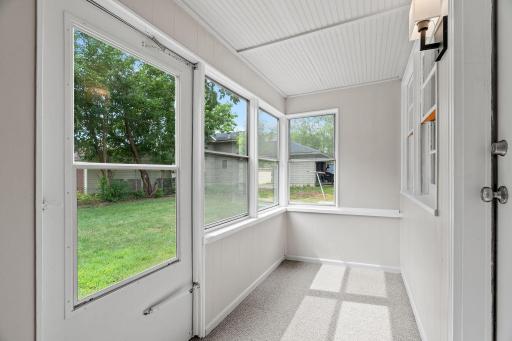 19-web-or-mls-4430 40th Ave N-19.jpg