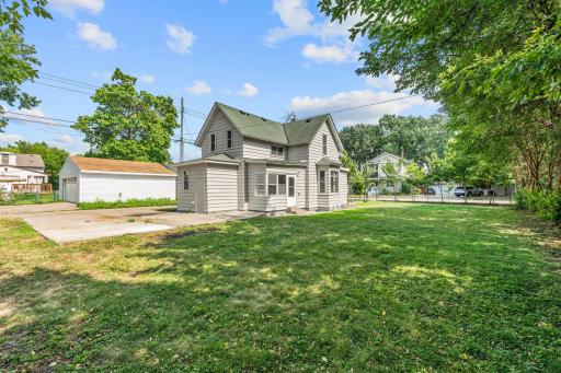 5-web-or-mls-4430 40th Ave N-5.jpg