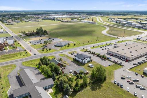 06-DJI_20260806193437_0507_D.jpg