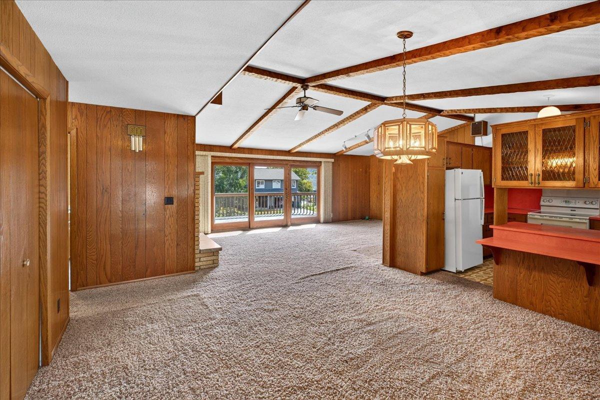 Open and bright view of the home as you enter.