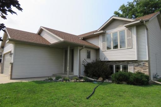 652 7th Street SW, Pine Island, MN 55963