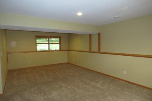 652 7th Street SW, Pine Island, MN 55963