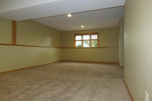 652 7th Street SW, Pine Island, MN 55963