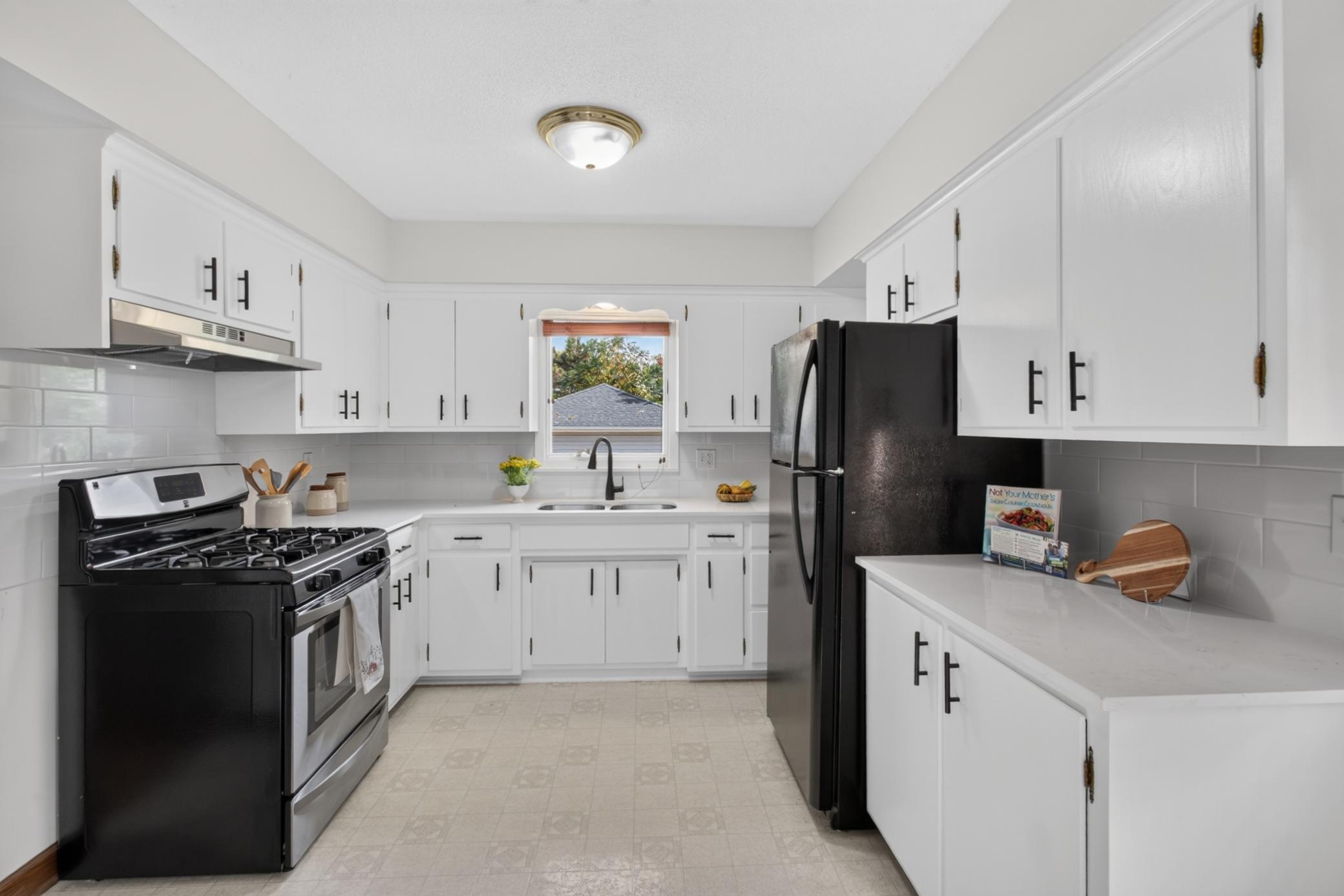 Main level: kitchen
