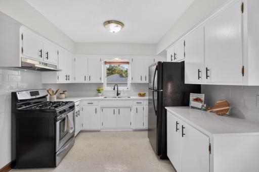 1212 Sugar Lane, Chaska, MN 55318