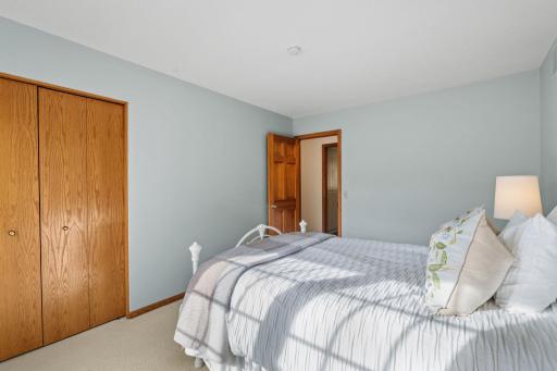 11828 Boulder Bay Road, Eden Prairie, MN 55344