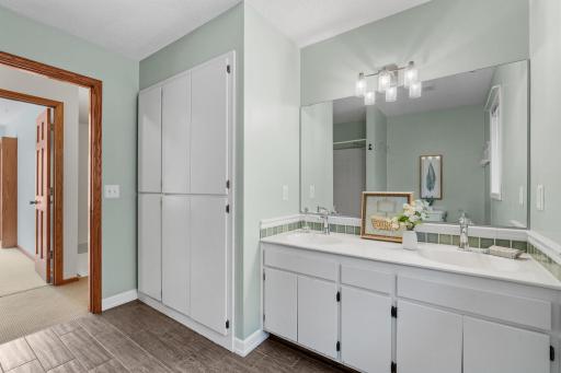 11828 Boulder Bay Road, Eden Prairie, MN 55344