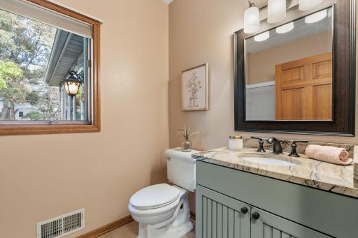 11828 Boulder Bay Road, Eden Prairie, MN 55344