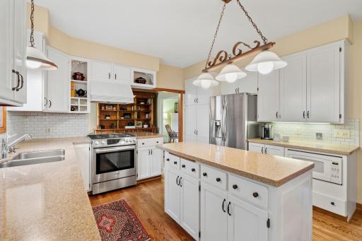 11828 Boulder Bay Road, Eden Prairie, MN 55344