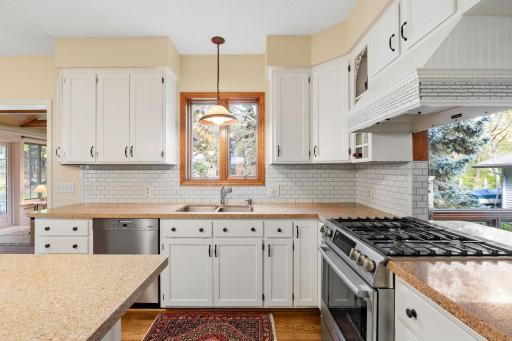 11828 Boulder Bay Road, Eden Prairie, MN 55344
