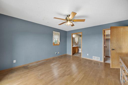 9705 37th Avenue SE, Kandiyohi, MN 56251