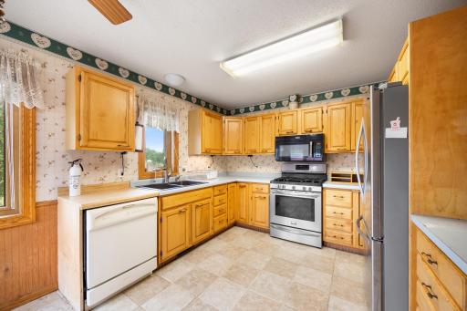 9705 37th Avenue SE, Kandiyohi, MN 56251