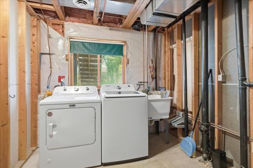 1515 32nd Avenue SW, Cambridge, MN 55008
