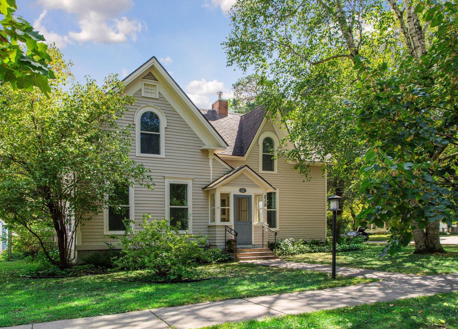 219 Nevada Street South