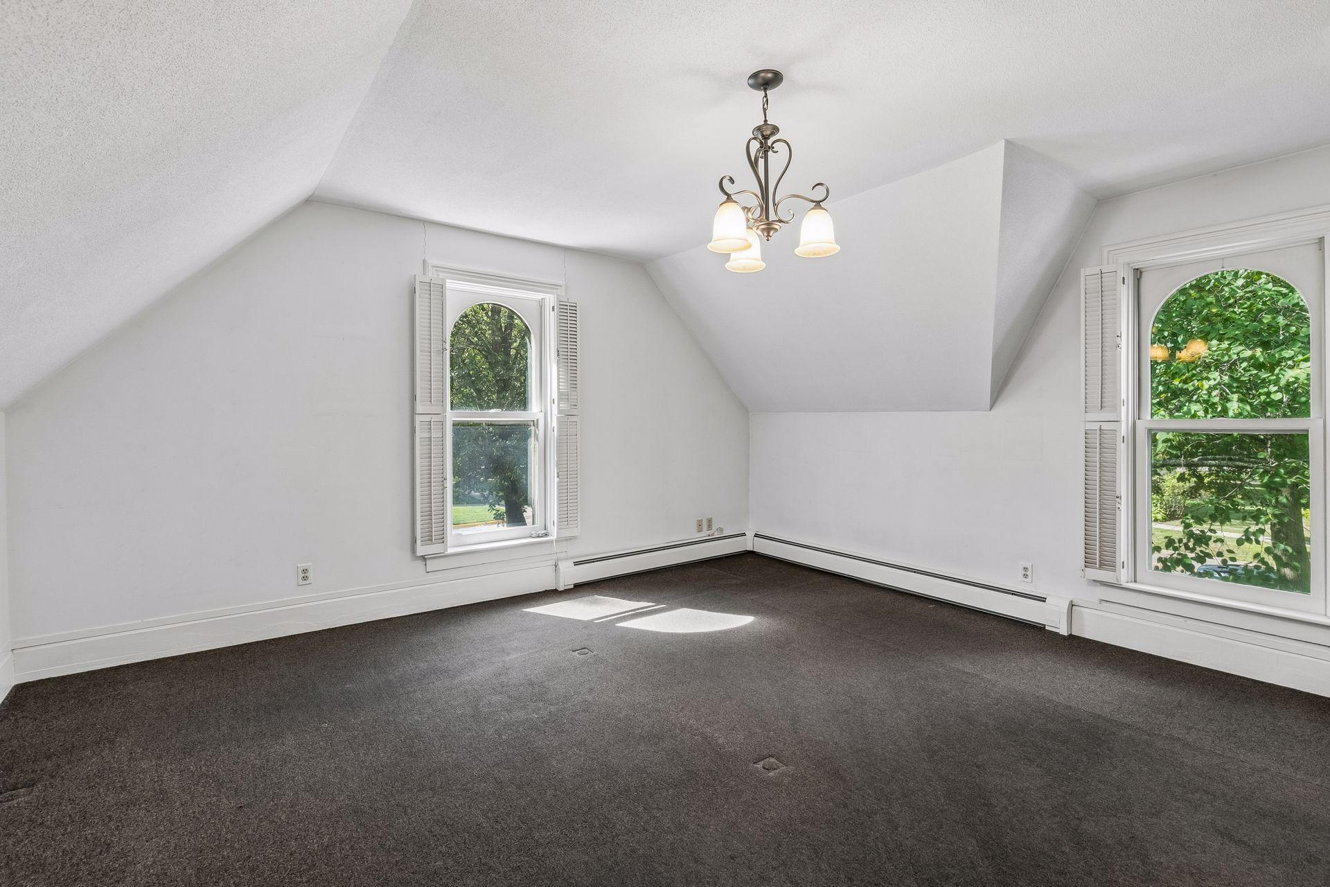 Upper level Bedroom 2